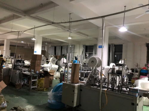 深網(wǎng)丨95后小伙除夕春節(jié)蹲守工廠三天，為湖北親朋搶寄出上萬個(gè)口罩